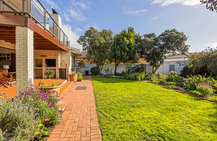 4 Bedroom Property for Sale in Country Club Western Cape